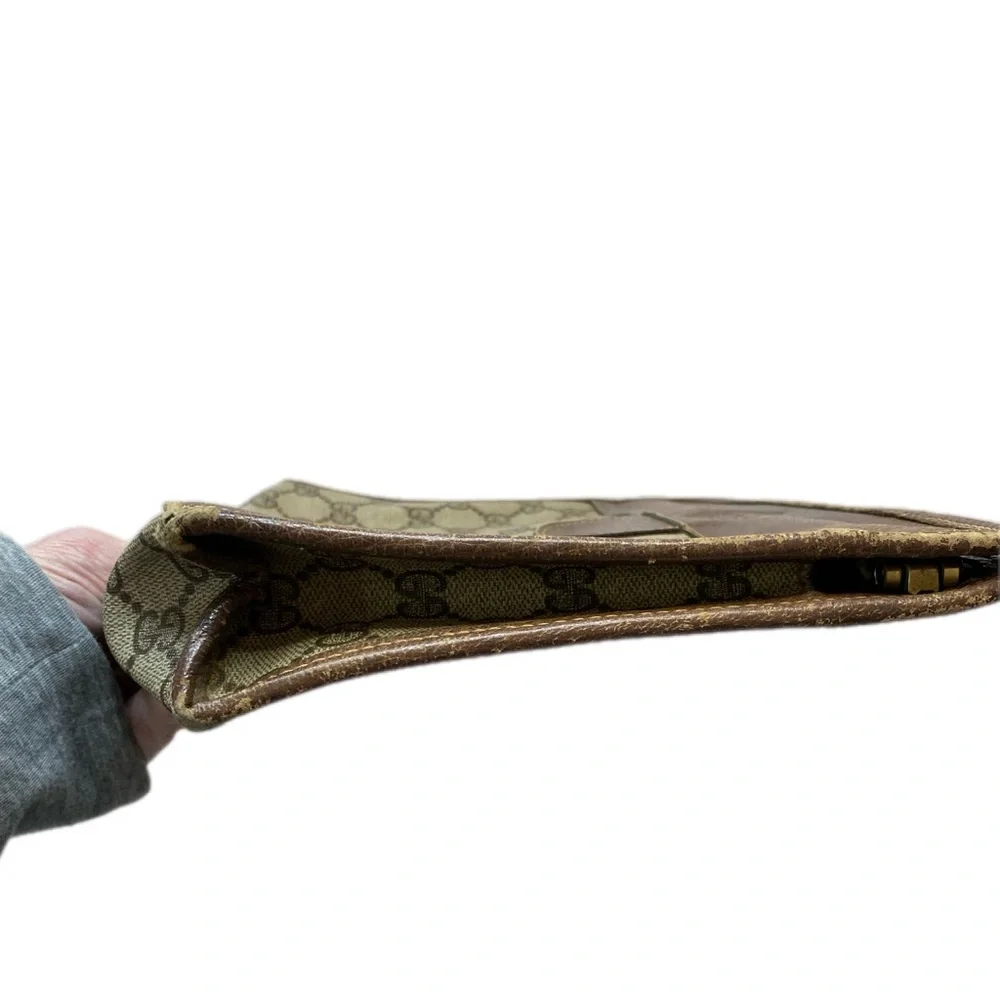 Gucci Brown Monogram Clutch - Picture 6 of 8